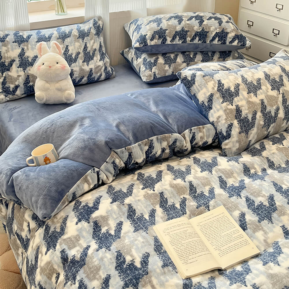 Line Art Milk Velvet Warm Bedding Protector Bed Sheet Set - Holidayae