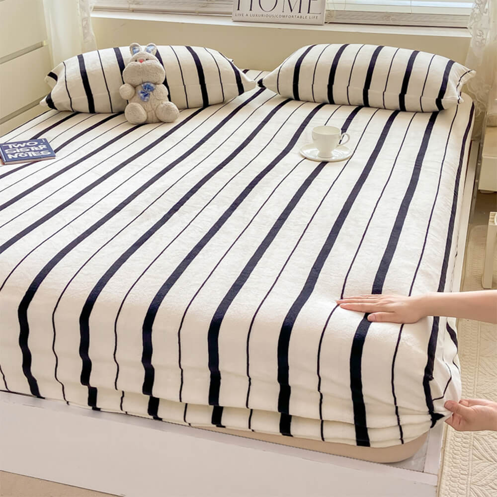 Elegant Striped Milk Velvet Non-Slip Fitted Sheet Set - Holidayae