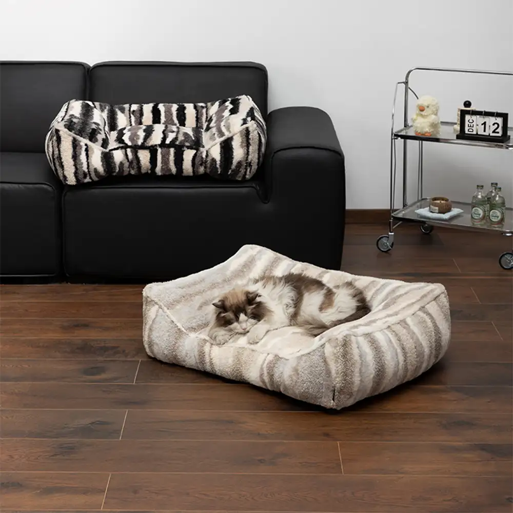 Artistic Faux Lambs Wool Warm Scratch-Resistant & Deep Sleep Comfort Large Dog Bed - Holidayae