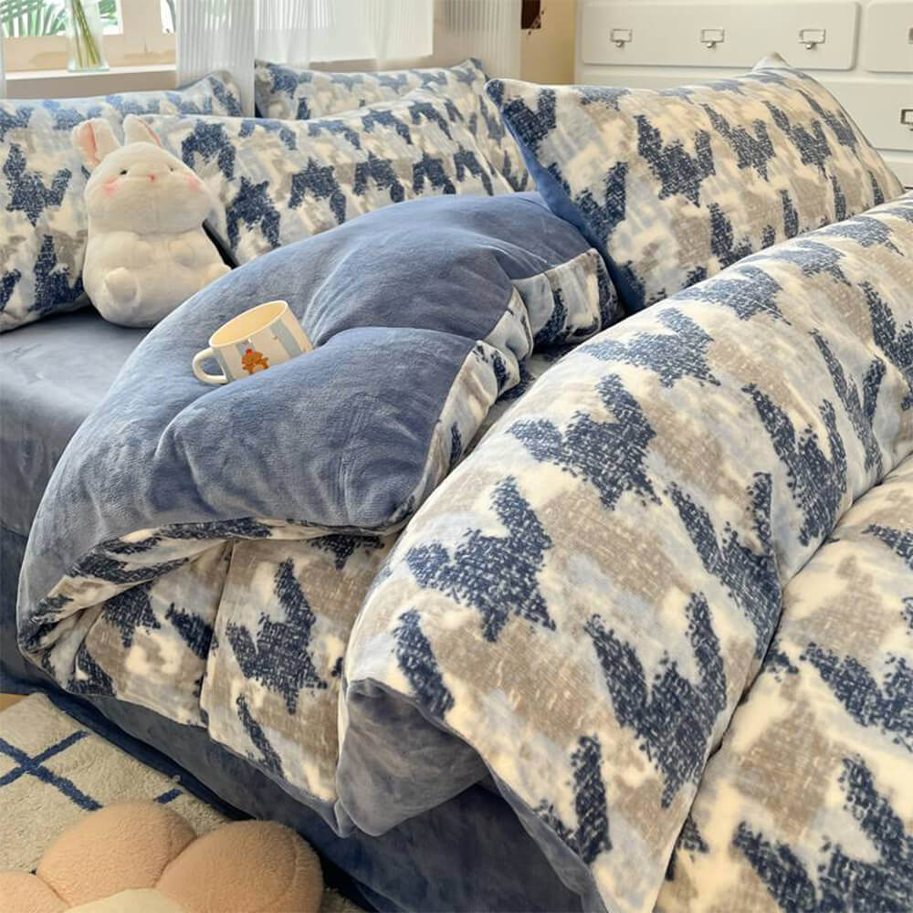 Line Art Milk Velvet Warm Bedding Protector Bed Sheet Set - Holidayae