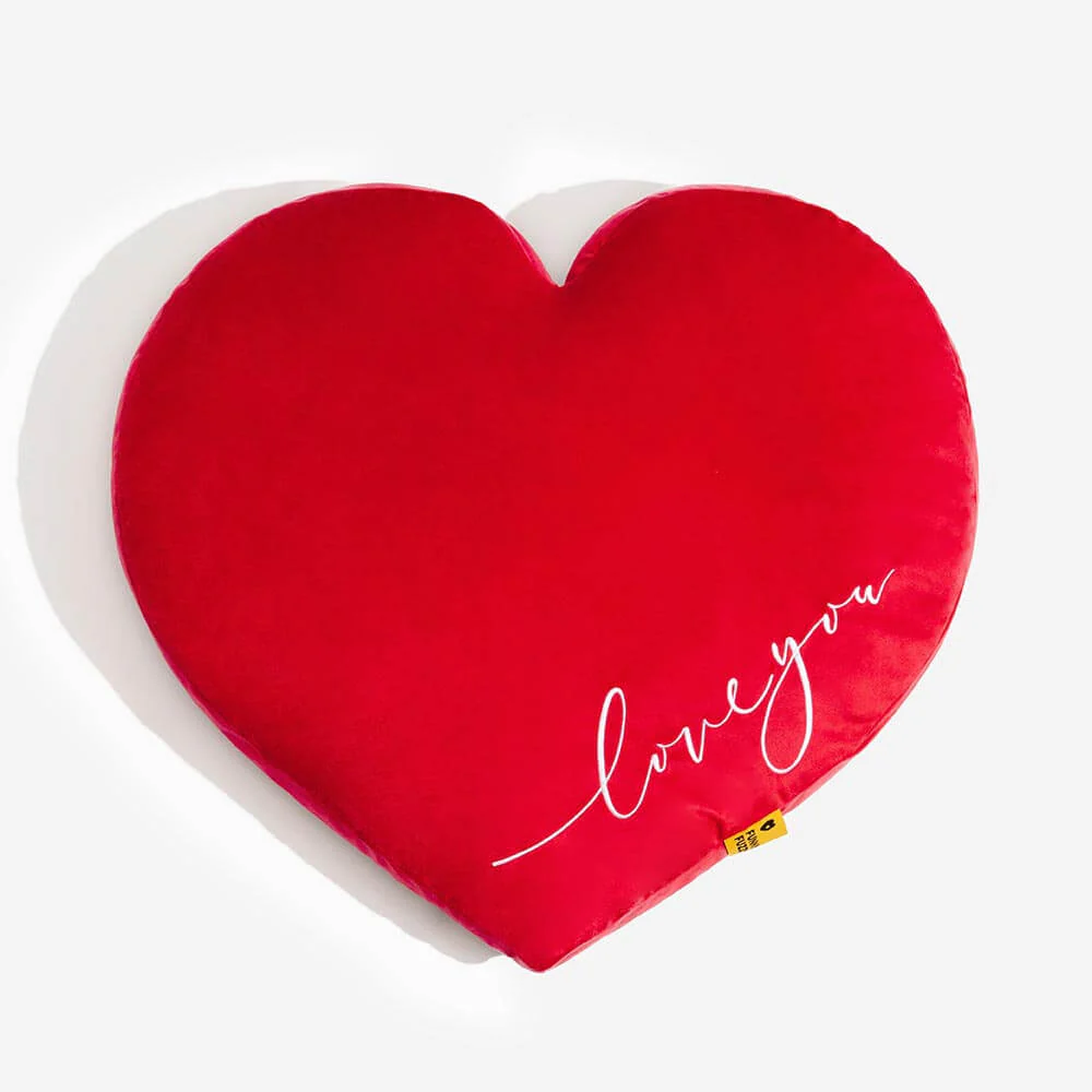 Velvet Heart-Shaped Festive Dog Bed - Holidayae