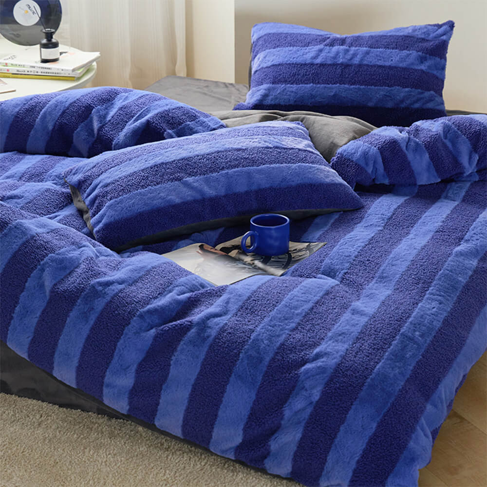 Dual-Sided Cozy Striped Bed Sheet Set - Holidayae