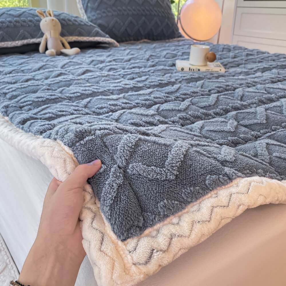 Twisted Jacquard Plush Thick Comfortable Non-Slip Mattress Topper - Holidayae