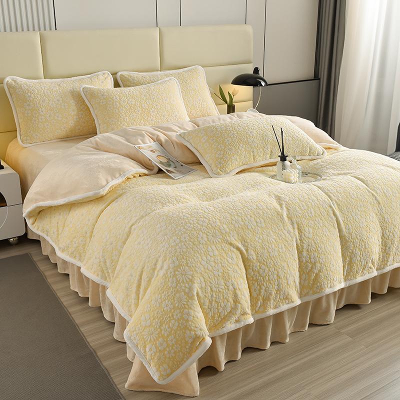 Elegant Carved Velvet Floral Bedding Skin-Friendly Bed Sheet Set - Holidayae